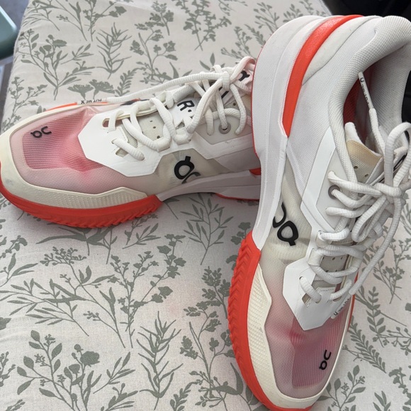 On Running Women's White and Red Athletic Shoes - Picture 1 of 13